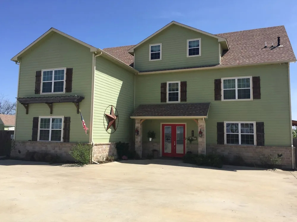 The Big Green House Bed & Breakfast