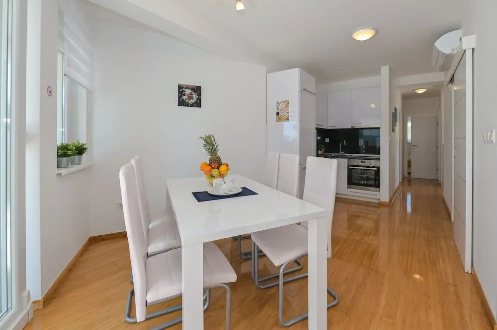 Funtastic Apartment with Private Heated Pool