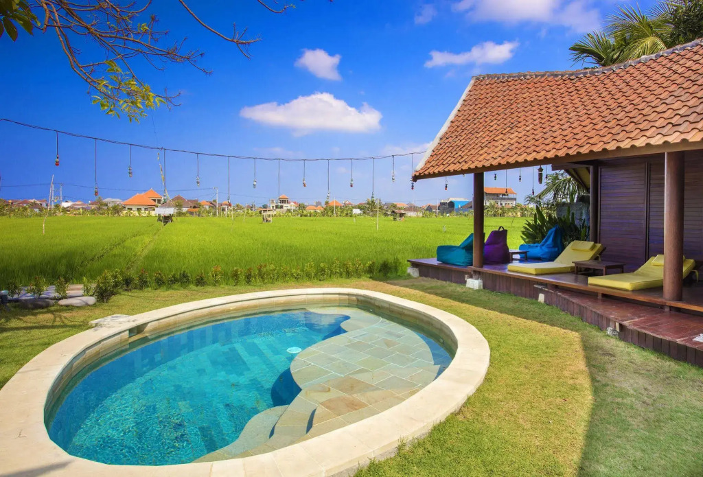 Big Brother Surf Inn