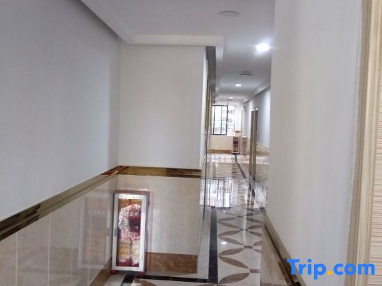 Xiangqun Hotel (Guangzhou Shiergong)