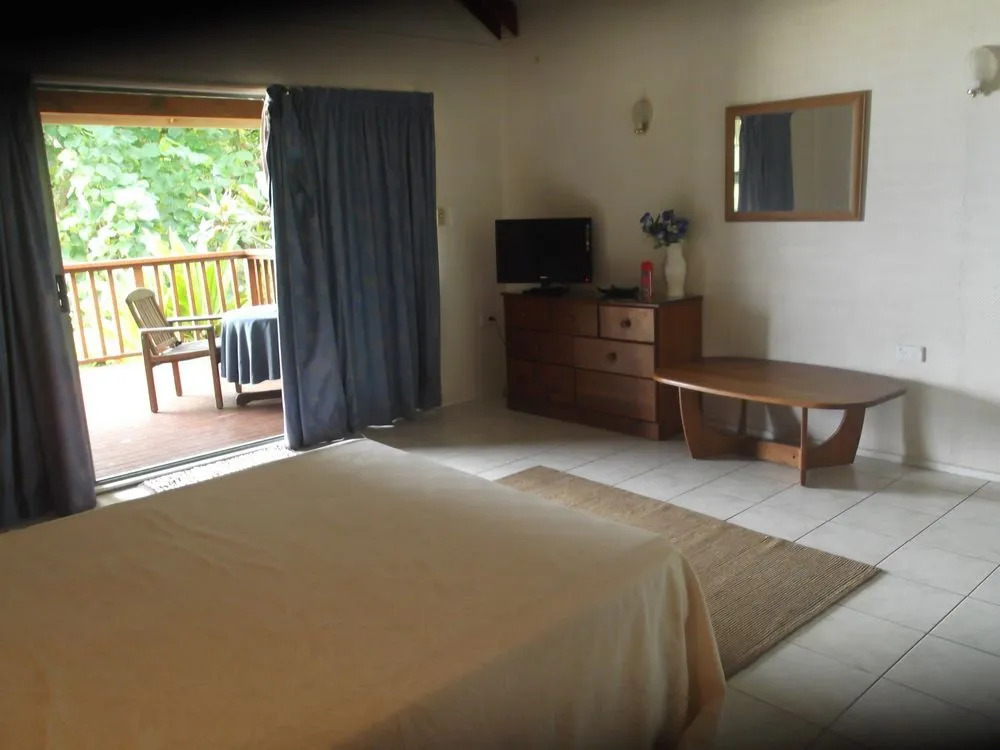 Muriavai Bungalows