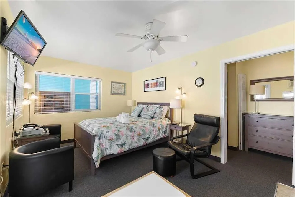 Sea Rocket 26 - Studio Condo