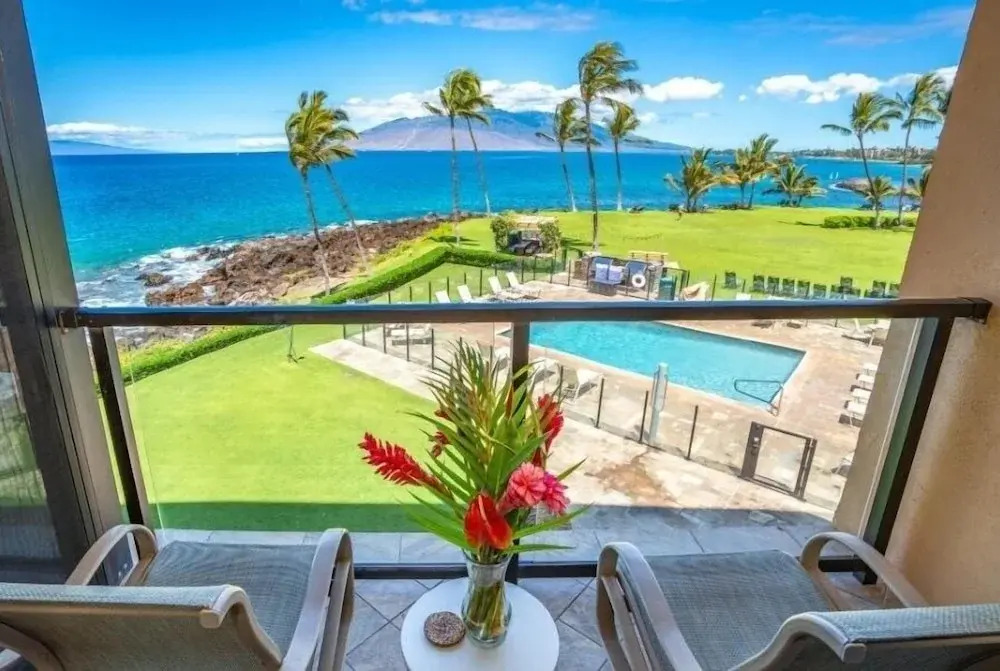 Kihei Surfside, #304 1 Bedroom Condo by RedAwning