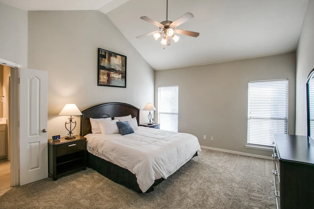 Beautifully furnished 3 bedroom Frisco