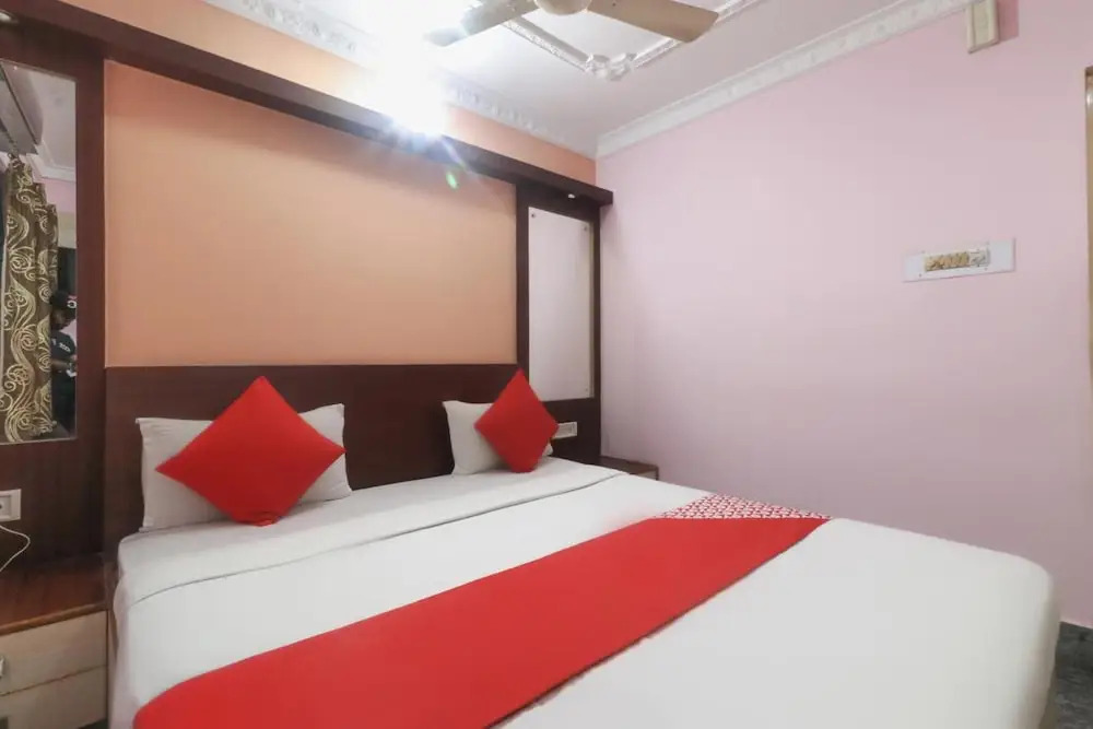 OYO 49639 Nirmala Residency