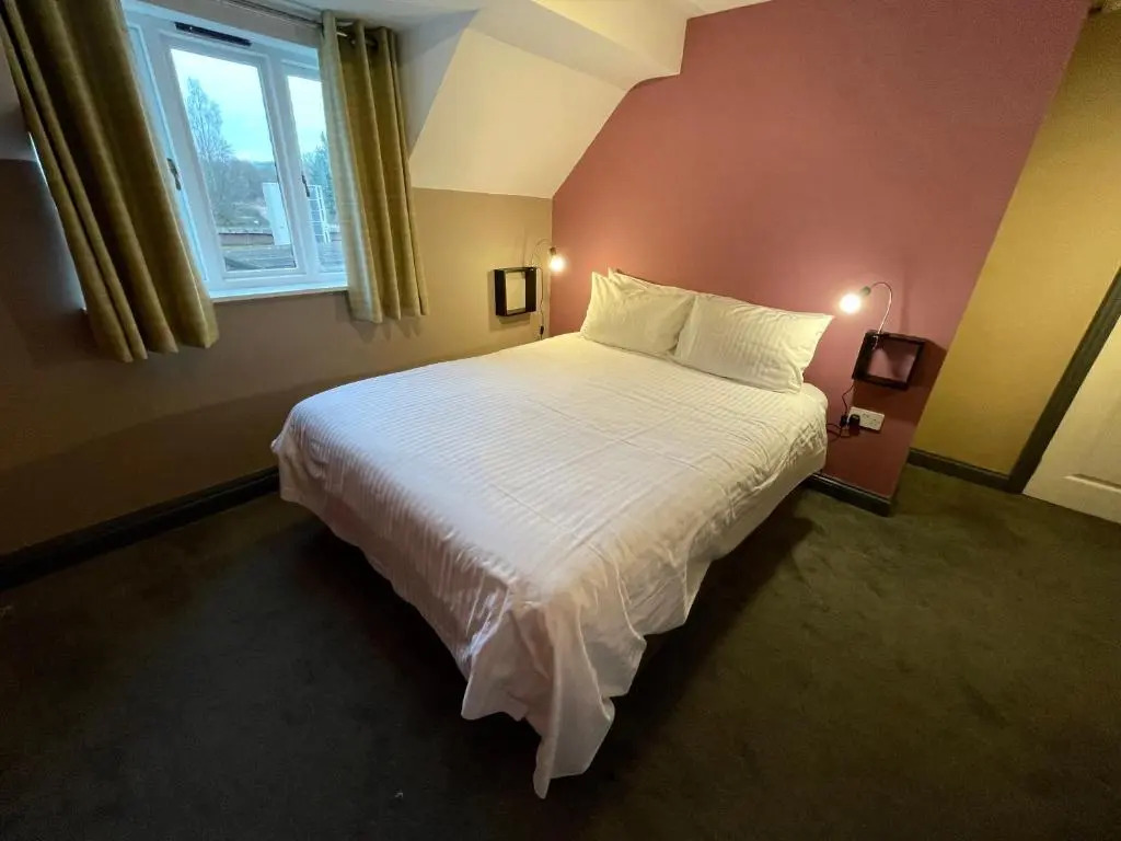 Cadmore Lakeside Hotel