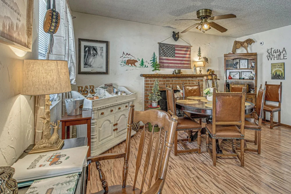 Walk to Dtwn Cloudcroft! Cozy Mtn Cabin w/ Hot Tub