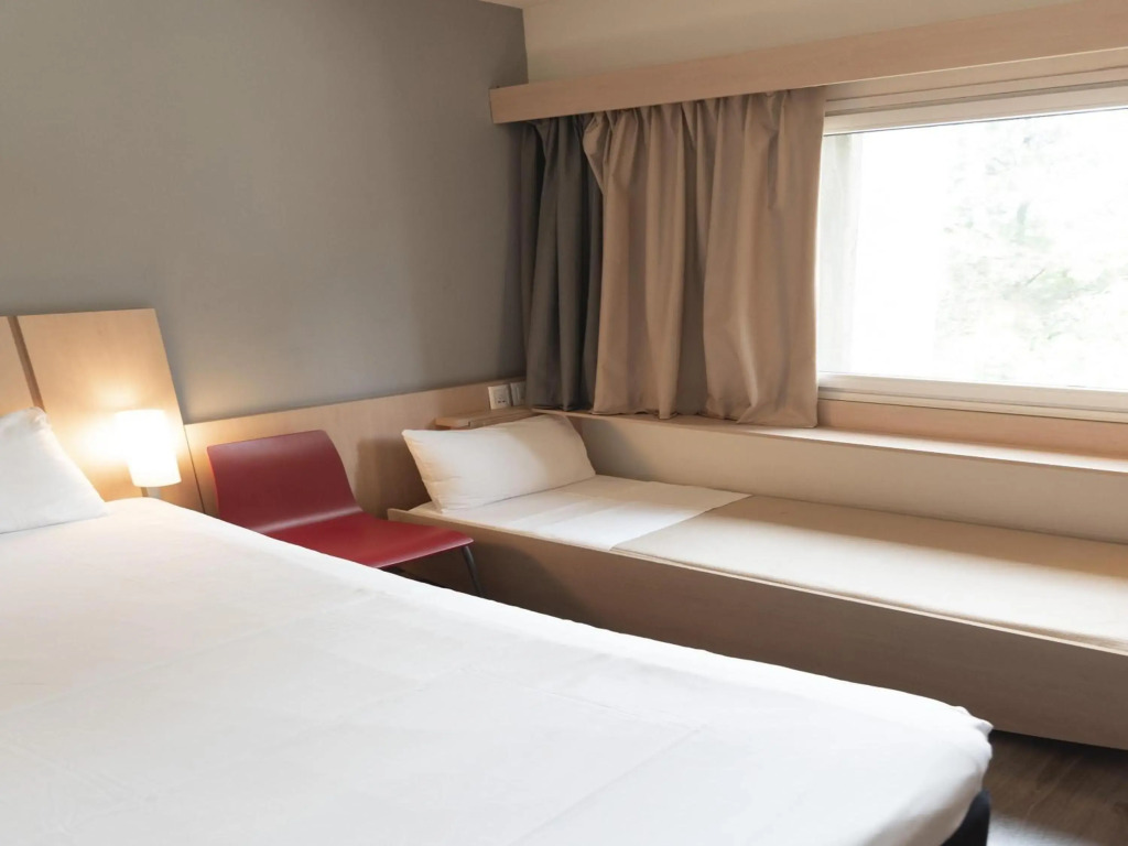 ibis Pilar