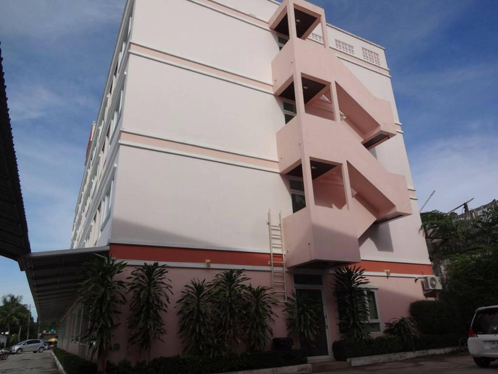 Plus Mansion
