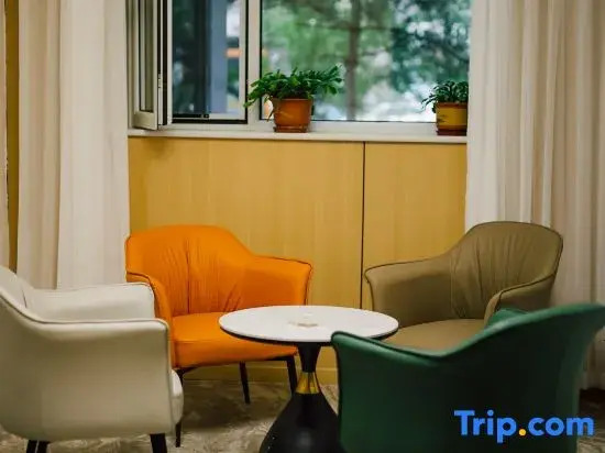Tuke Light Hotel