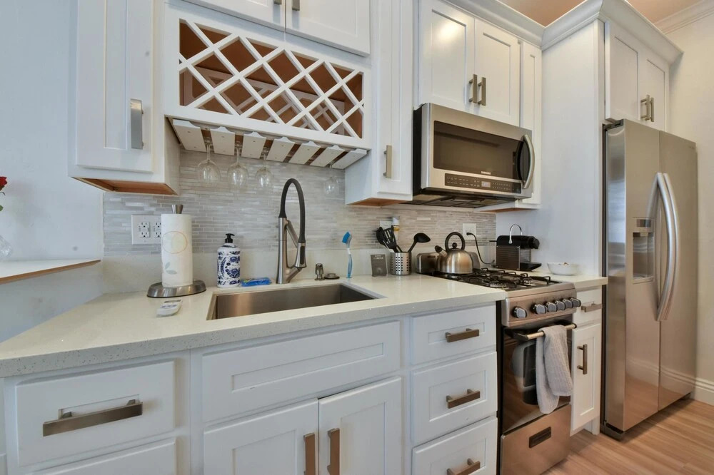 A4 Cozy Modern Beach Home With AC Steps From the Beach and Bay