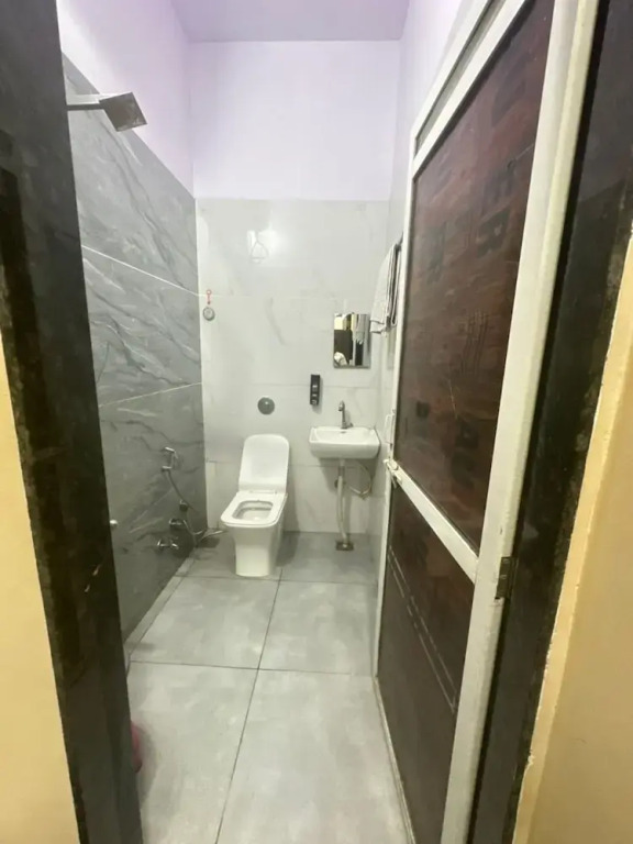 Rudrasagar Homestay I 500 metre from Mahakal Temple I AC I Hot Water I Hygenic I WiFi