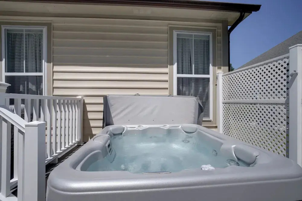 Deck, Hot Tub & Resort Amenities: Ocean View Gem