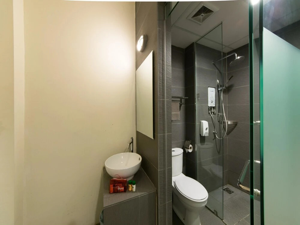 OYO 136 Ceria Hotel