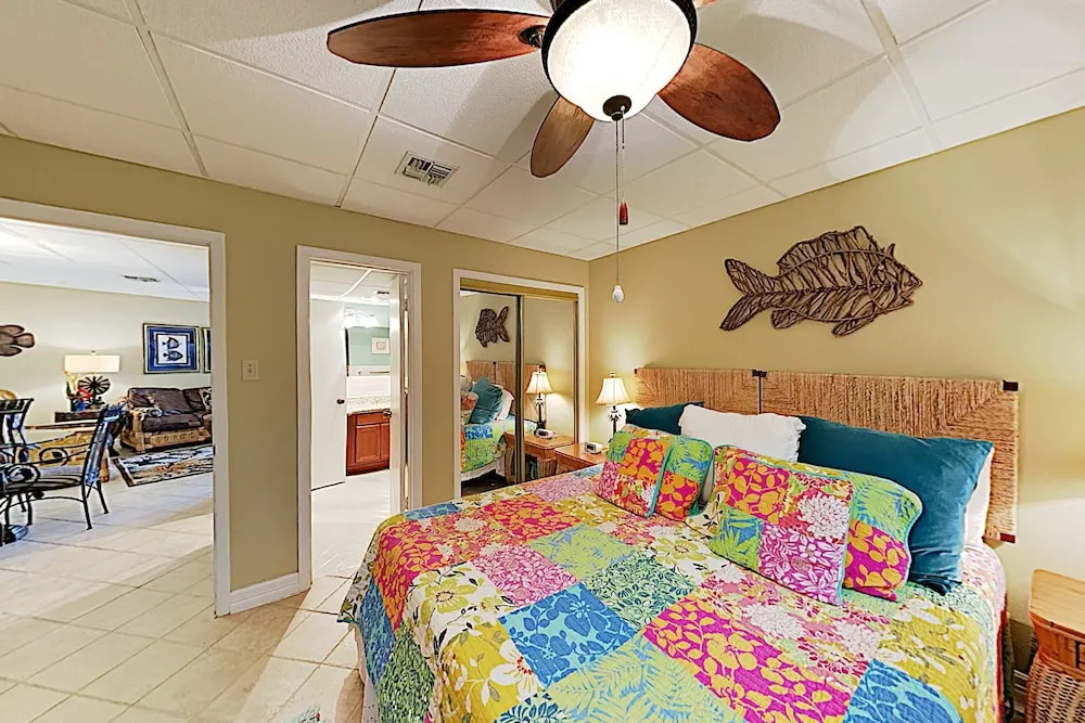 New Listing! All-suite Escape W/ Pool & Hot Tub 2 Bedroom Condo
