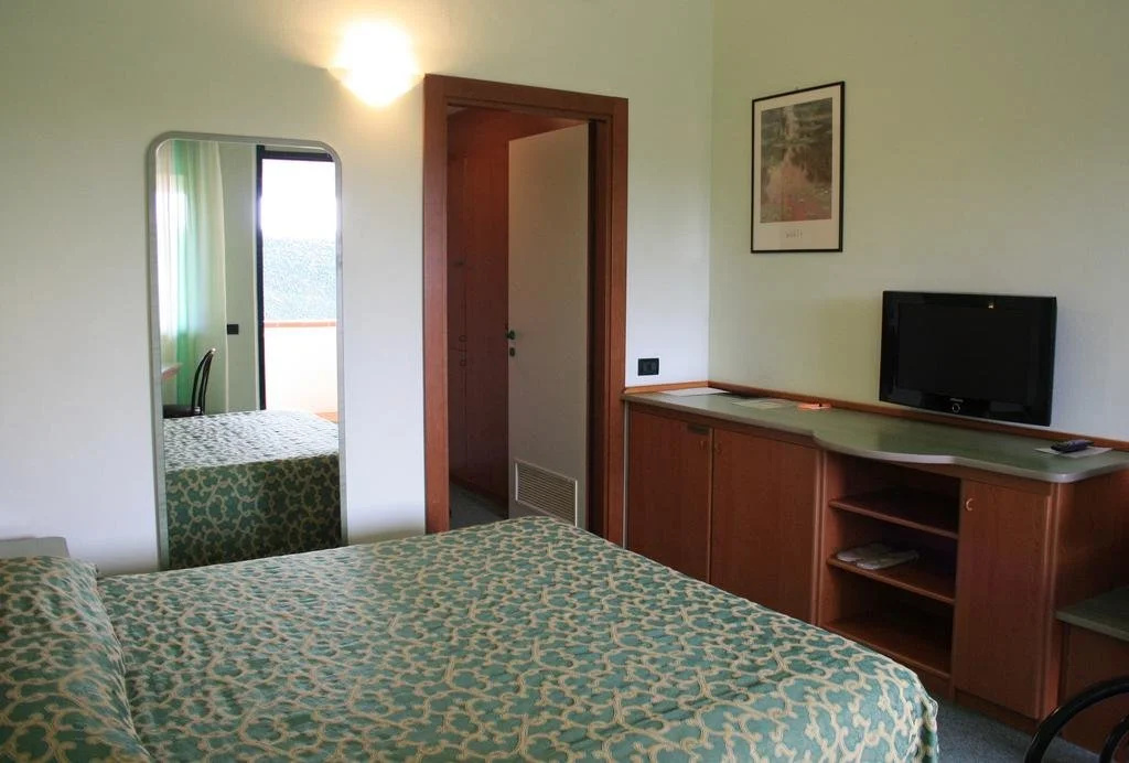 Dealuna Motel