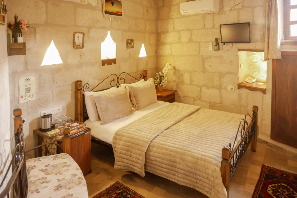 Maccan Cave Hotel