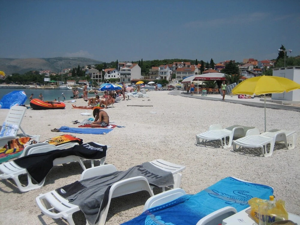A1 apt With Balcony and sea View, 3 min to Beach