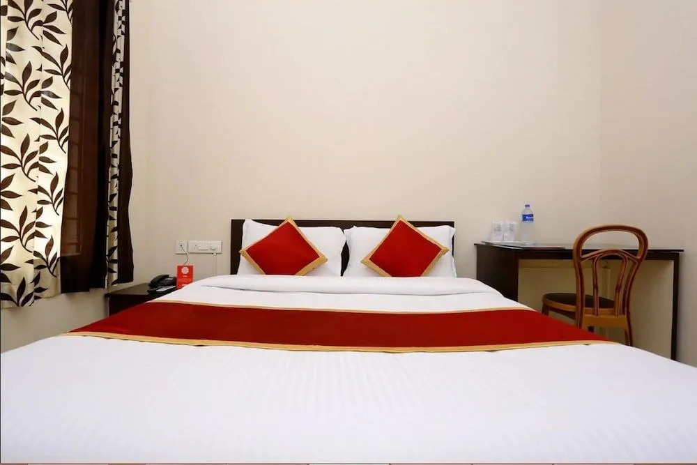 Saravana Inn