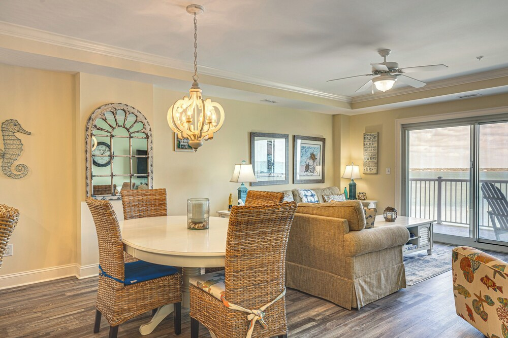 Walk to Ocean! Atlantic Beach Condo w/ Pool Access