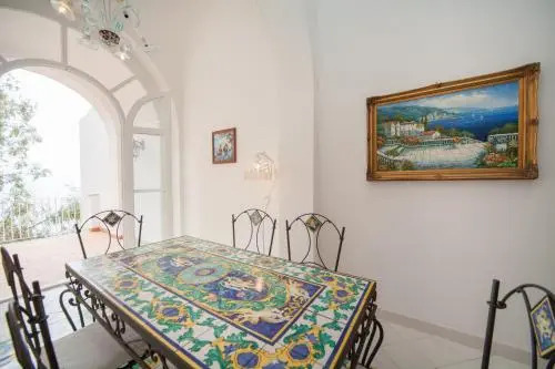 Villacore Capri