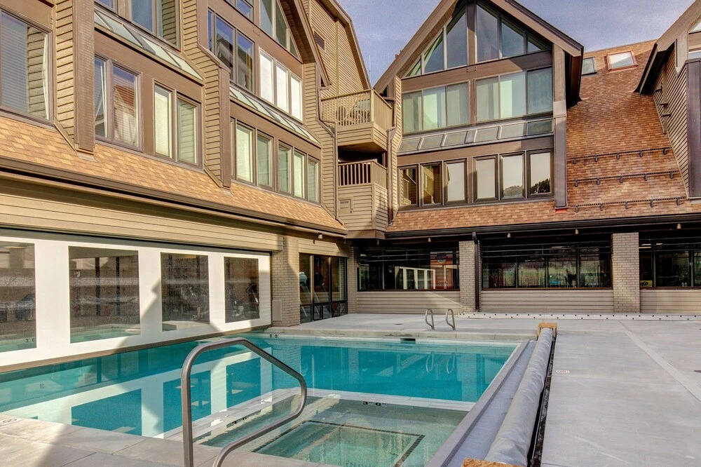 New Listing! Large Ski-in/ski-out: Pool & Hot Tub 1 Bedroom Condo