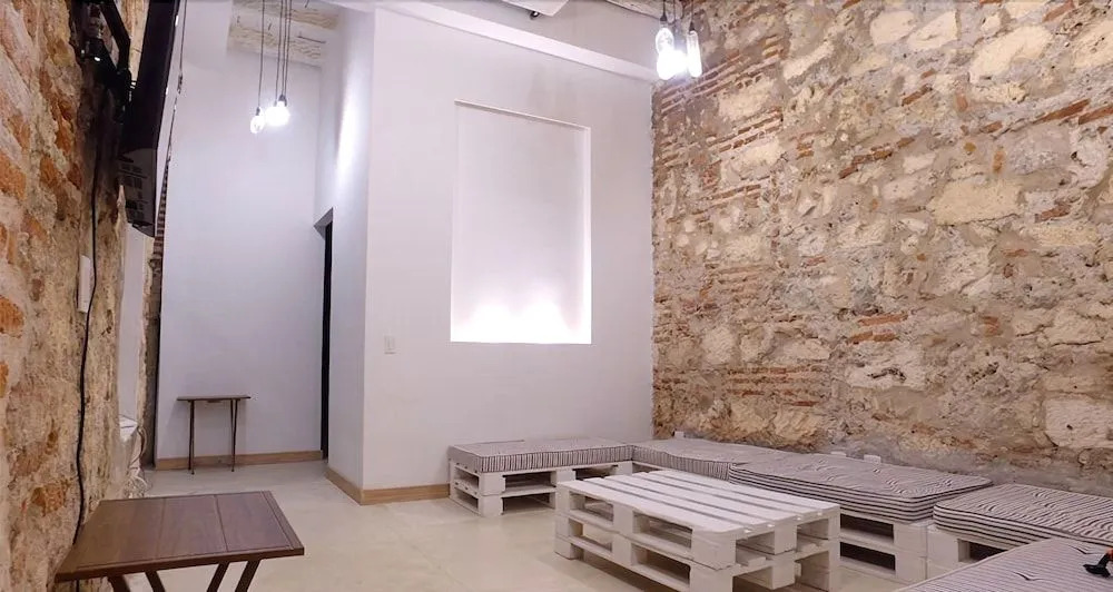 Bourbon St Hostal Boutique - Hostel