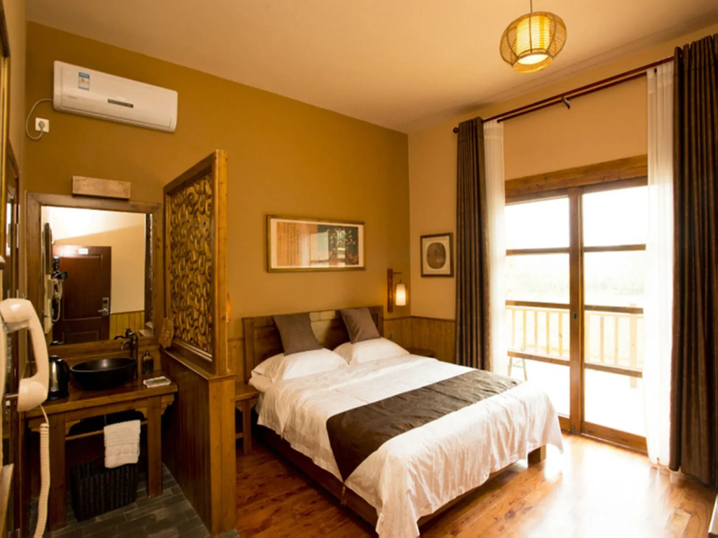 Moondance Hotel