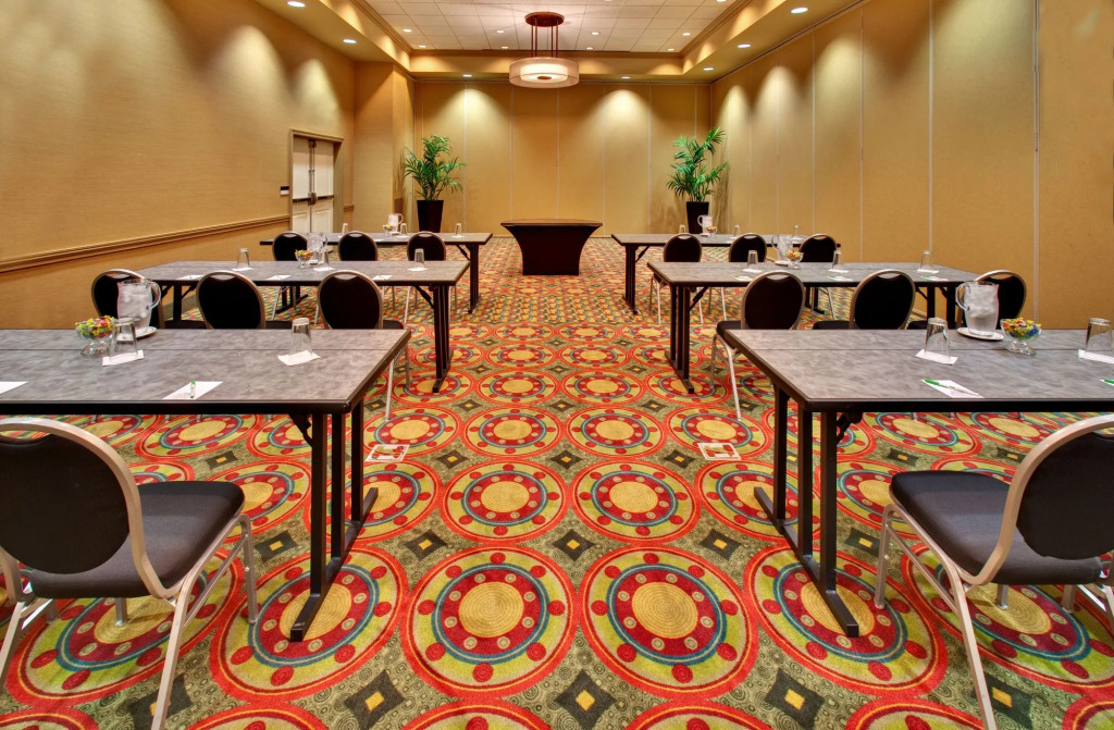 The Rewind West Des Moines, Tapestry Collection By Hilton