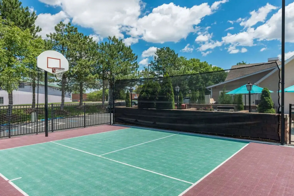 Value Suites Extended Stay - St Louis