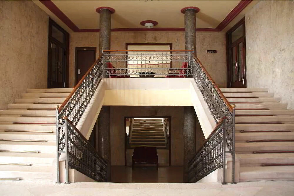 Hotel Leotar