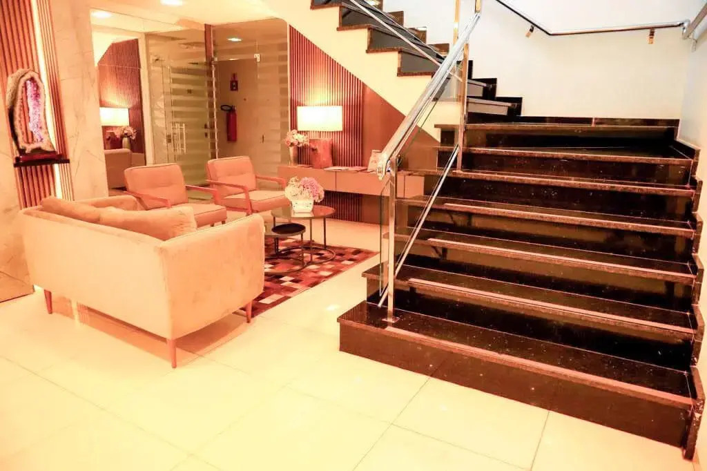 Ellus Hotel