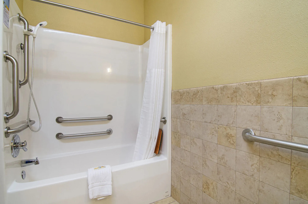 Holiday Inn Express & Suites - Olathe South by IHG