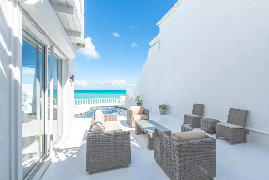 Caprice 5 -Private Beachfront Home in Gated Community