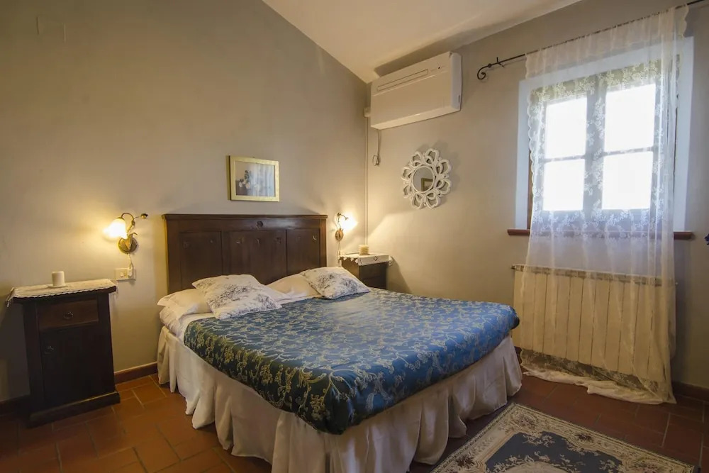 Mansion With 12 Bedrooms in Cortona, With Private Pool, Enclosed Garde