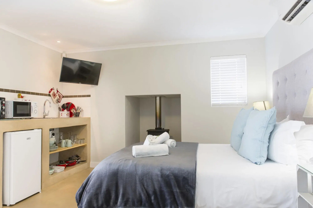 401 Rozendal Cottages