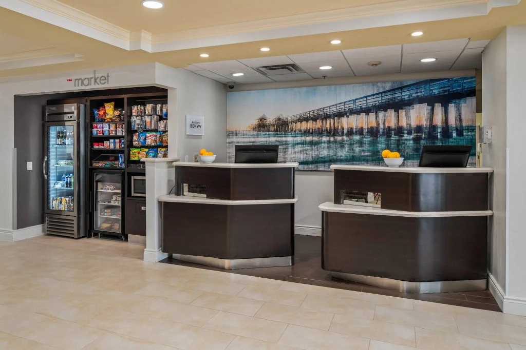 Courtyard by Marriott - Naples