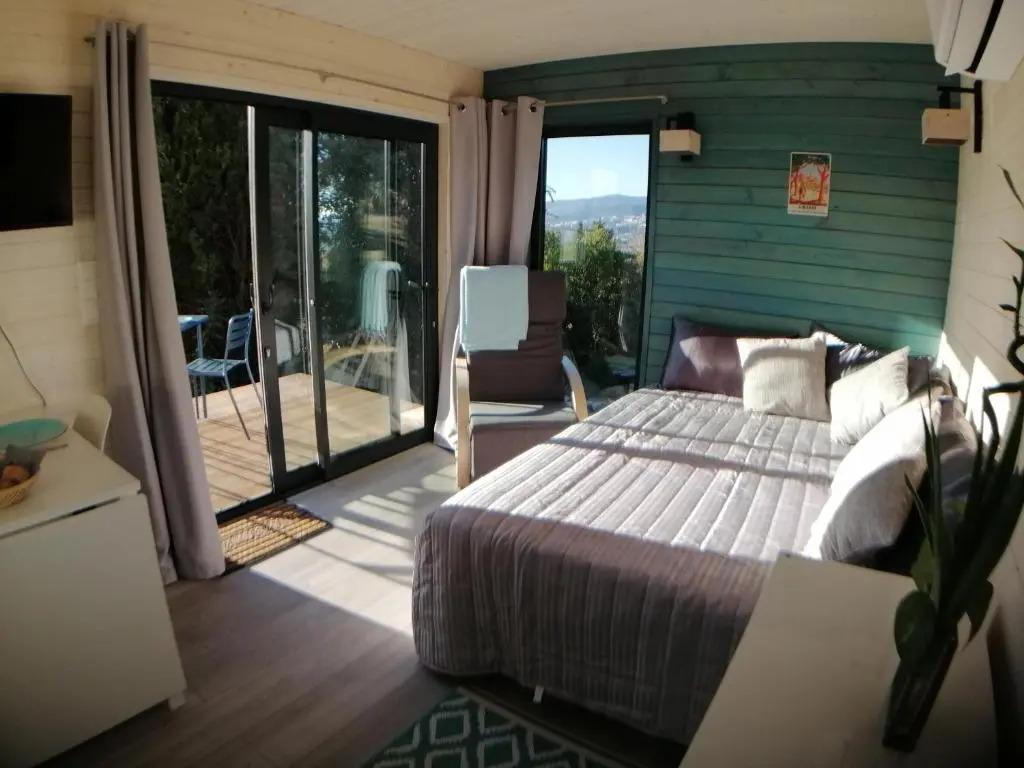 Les lodges de loliveraie de Virevent
