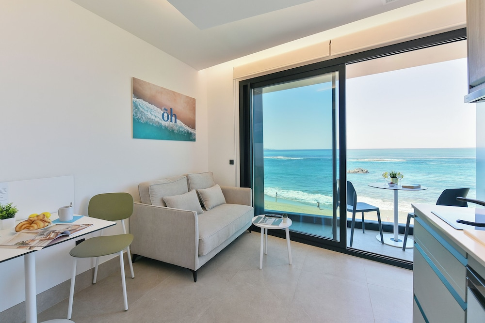 OH Suites Paseo de las Canteras 58