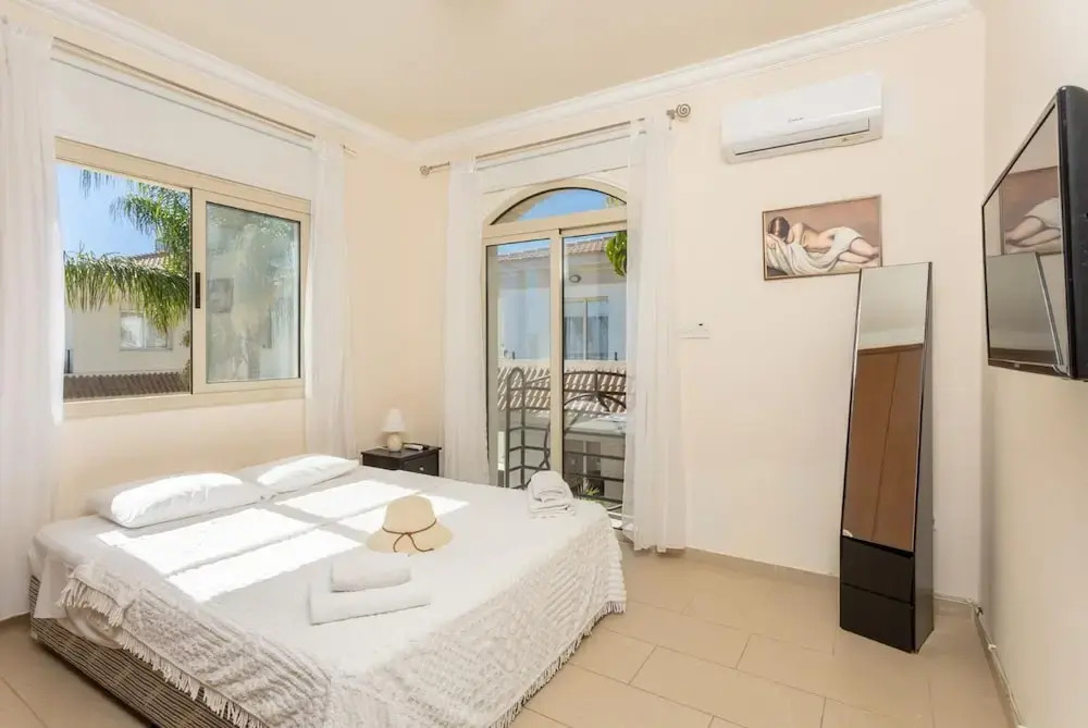 Villa Meli With 3 Bedrooms and 3 Bathrooms