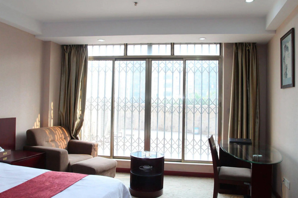 Rich Hotel(广州贵富园酒店)