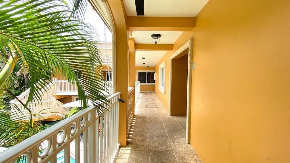 Spacious Beach Apt in Las Olas Blvd