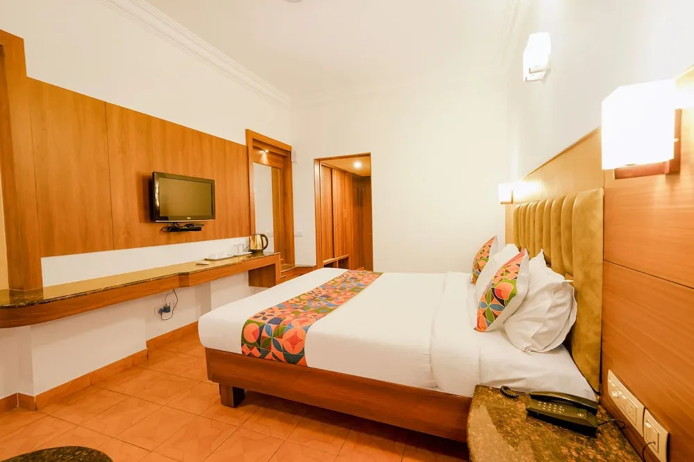 FabHotel Royale Basant Residency - Gandhinagar