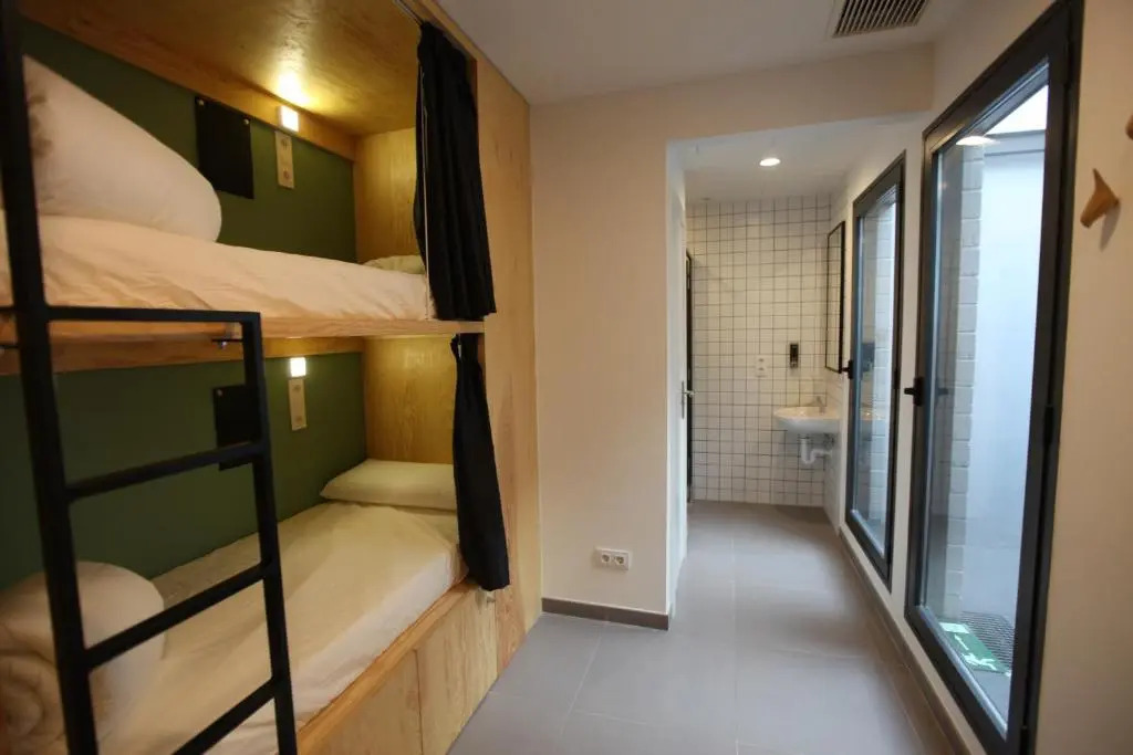 VTZ The Botanic Hostel