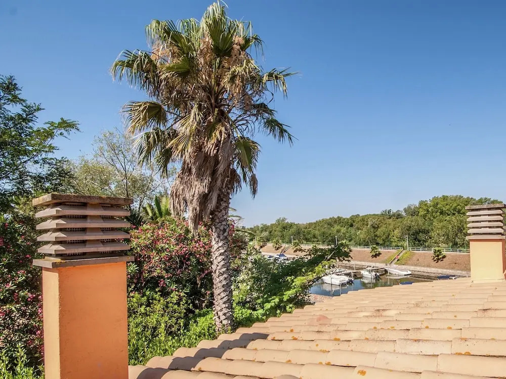 Fantastic Holiday Home With Private Pool at the Port Including a Private Berth
