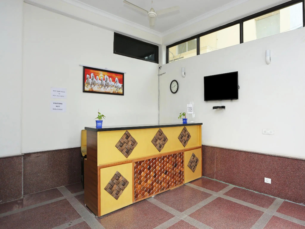 OYO 15822 Ryan Residency