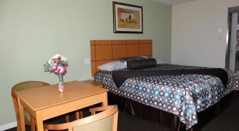 Colony Motel