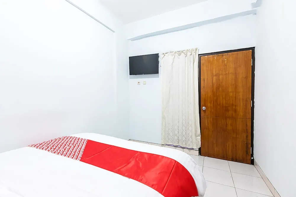 Cemara Gading by OYO Rooms