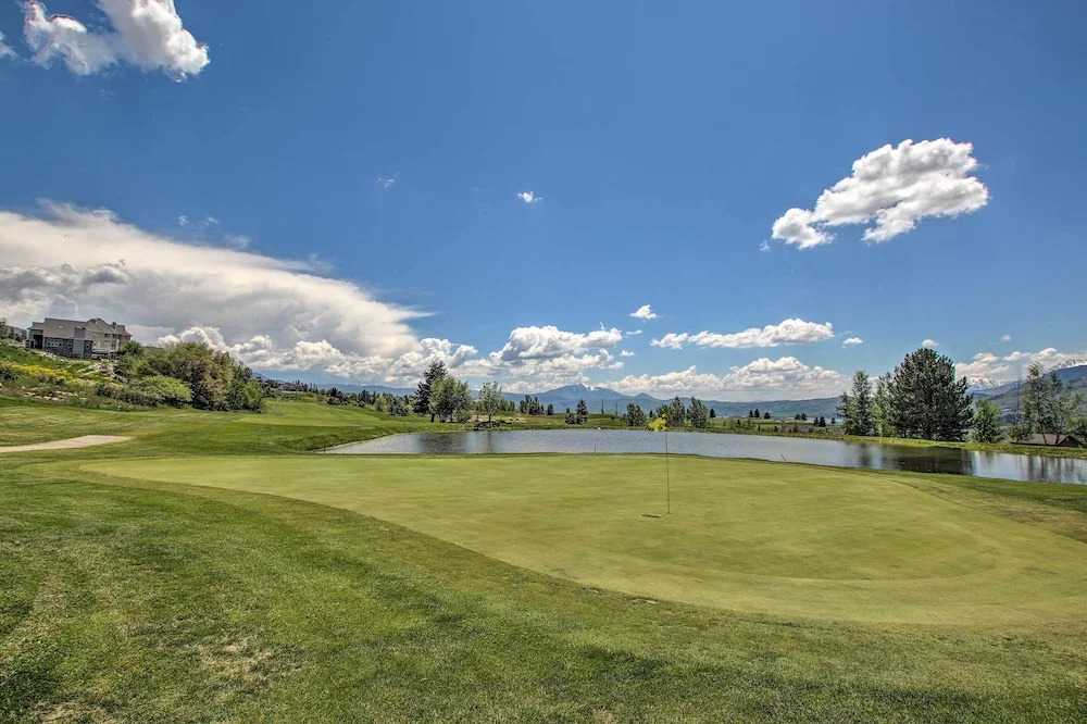 Ski, Hike & Relax: Eden Condo w/ Hot Tub Access