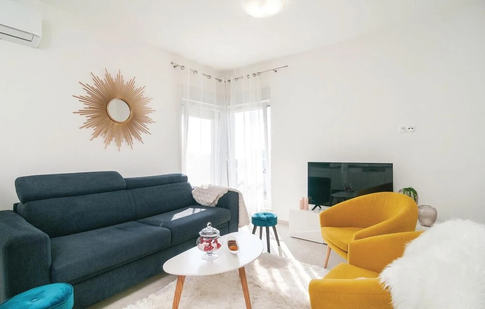 Nice Apartment in Podstrana With 2 Bedrooms and Wifi